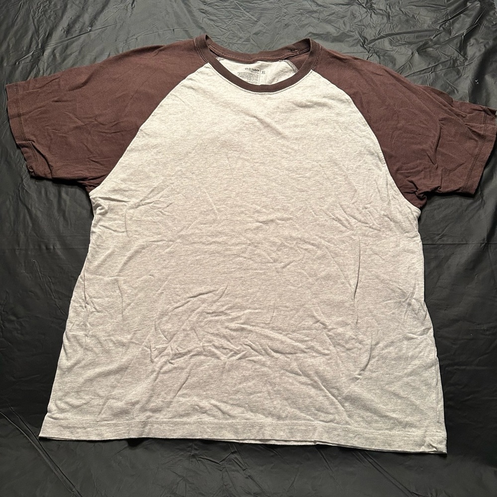 X-Large Old Navy Creamish White/Brown Short-Sleeve Tee